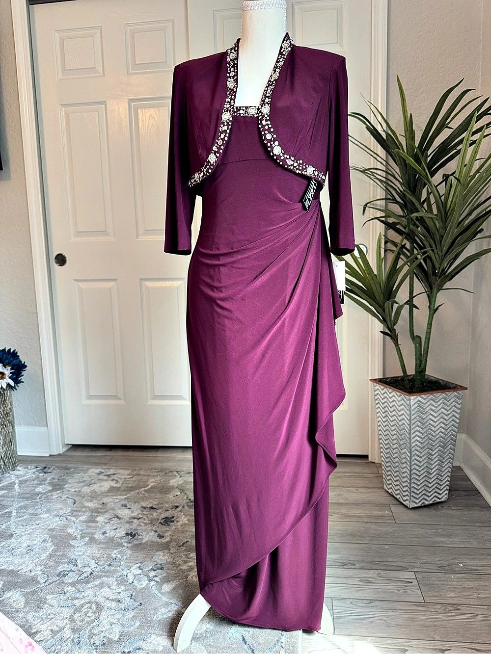 Alex Evenings 2 Piece Embellished Burgundy/Wine Maxi Dress Size 6P New With Tag